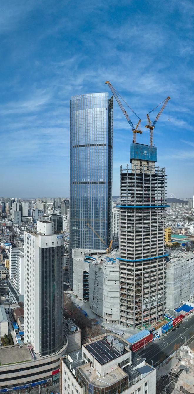 内地首位银熊导演诞生万科再获深铁42亿借款爱马仕家族财富超越LV家族(图19)